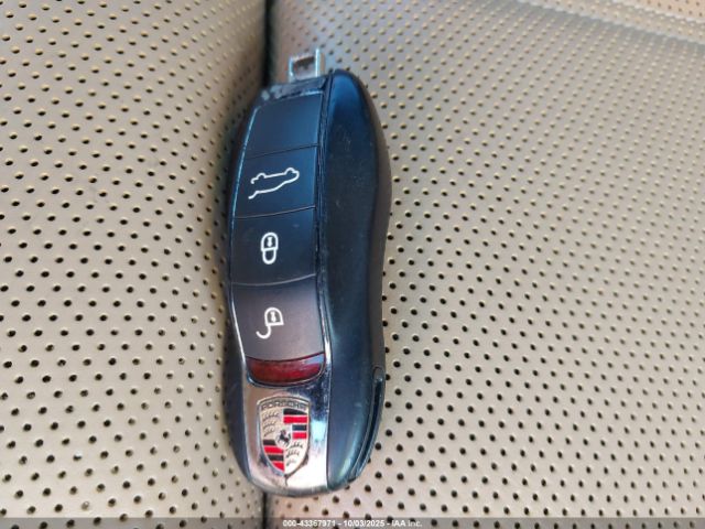 2017 PORSCHE CAYENNE WP1AB2A26HLA52834 Photo 10