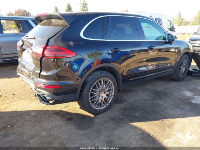 2017 PORSCHE CAYENNE WP1AB2A26HLA52834 Photo 3