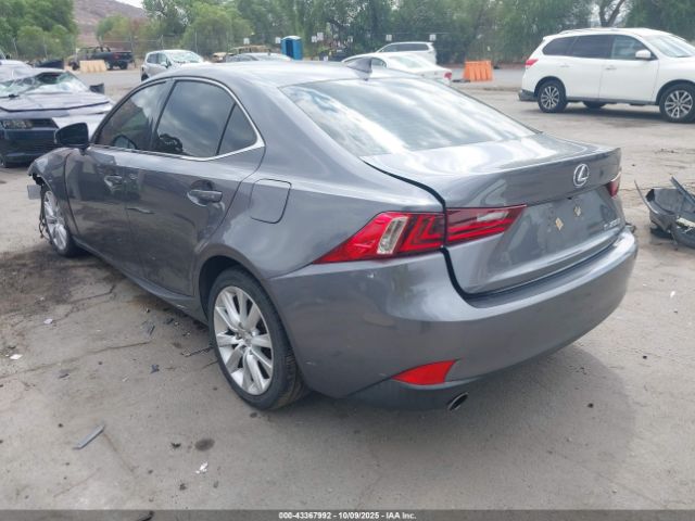 2016 LEXUS IS 200T JTHBA1D24G5028225 Photo 2