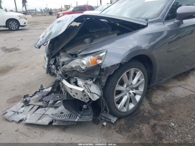 2016 LEXUS IS 200T JTHBA1D24G5028225 Photo 5