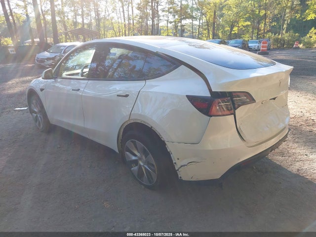 2022 TESLA MODEL Y 7SAYGDEE4NF425579 Photo 2