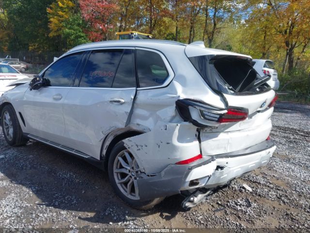 2022 BMW X5 5UXCR6C06N9K20035 Photo 2