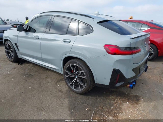 BMW X4 M 2024 5YM23EC05R9U03237 Image 3