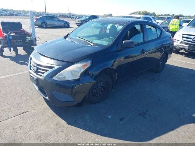 Nissan 2015 2015 3N1CN7AP1FL957187 Image 2