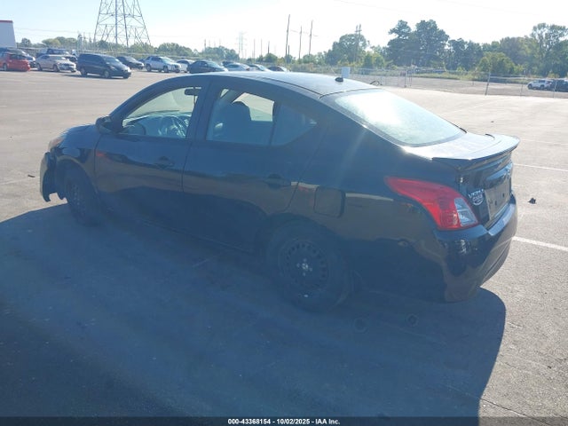 Nissan 2015 2015 3N1CN7AP1FL957187 Image 3