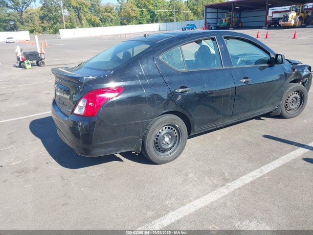 Nissan 2015 2015 3N1CN7AP1FL957187 Image 4