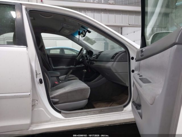 2004 TOYOTA CAMRY JTDBE32K740270973 Photo 4