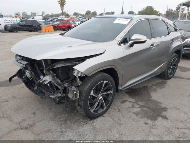 Lexus 2017 2017 2T2ZZMCA7HC054062 Image 2