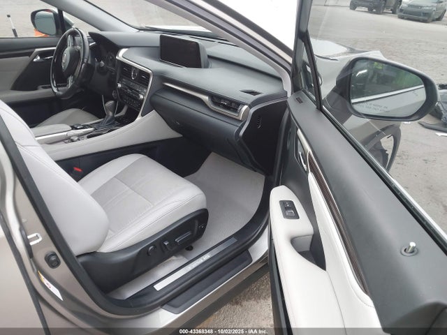 Lexus 2017 2017 2T2ZZMCA7HC054062 Image 5