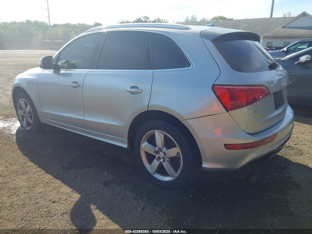 2012 AUDI Q5 WA1DKAFP4CA045165 Photo 2