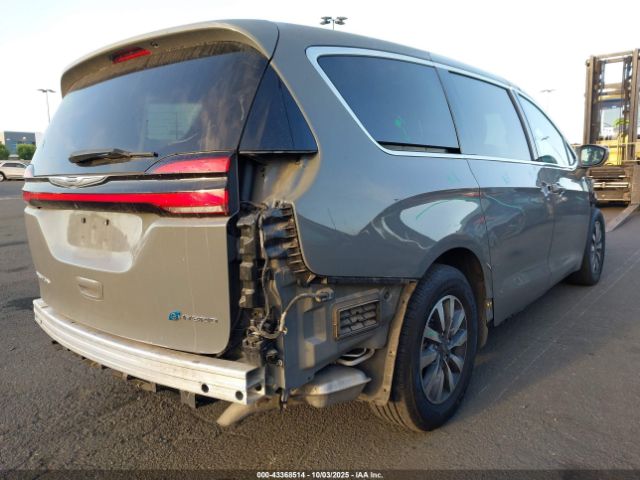 2022 CHRYSLER PACIFICA HYBRID 2C4RC1L78NR121062 Photo 3