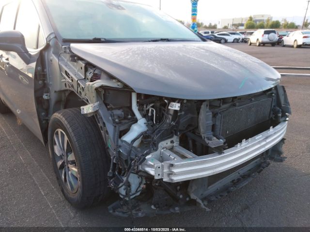 2022 CHRYSLER PACIFICA HYBRID 2C4RC1L78NR121062 Photo 5