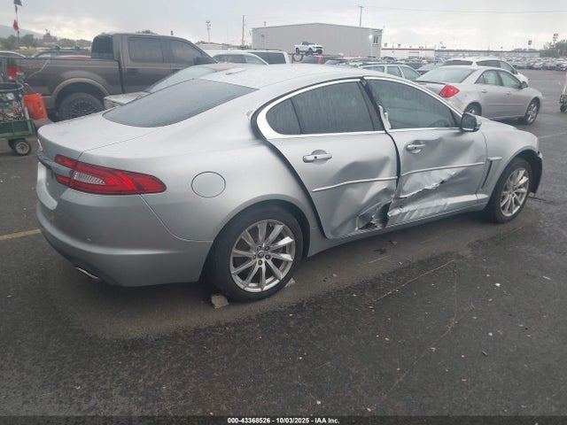 2012 JAGUAR XF SAJWA0FB8CLS22418 Photo 3