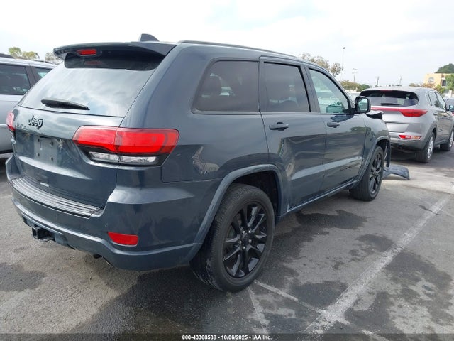 1C4RJEAGXJC208867 Jeep Grand Cherokee Altitude 4x2