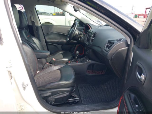 2019 JEEP COMPASS 3C4NJDDB8KT597782 Photo 4