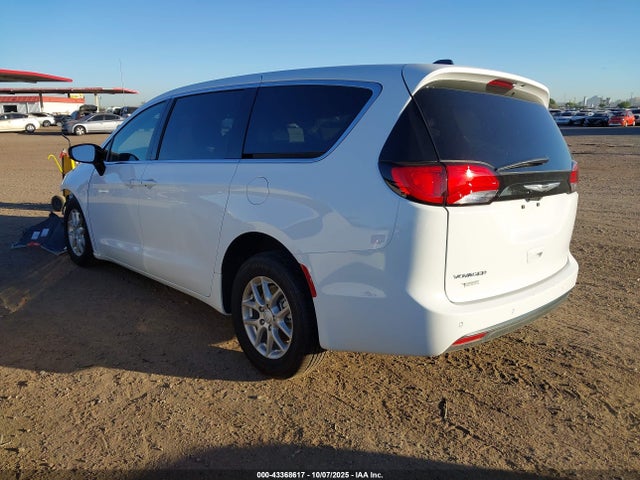 Chrysler Voyager Lx 2025 2C4RC1CG1SR583071 Image 3