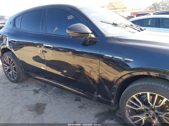 2023 MASERATI GRECALE ZN682AVM7P7429005 Photo 5