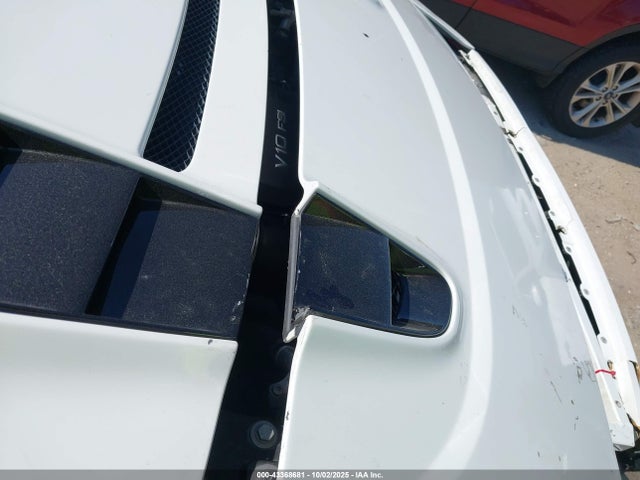 2011 AUDI R8 WUAVNAFG2BN001984 Photo 9