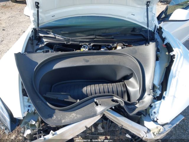 2025 TESLA MODEL 3 5YJ3E1ET4SF028427 Photo 9