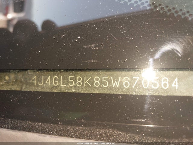 43368833 :رقم المزاد ، 1J4GL58K85W670564 vin ، 2005 Jeep Liberty Limited Edition مزاد بيع