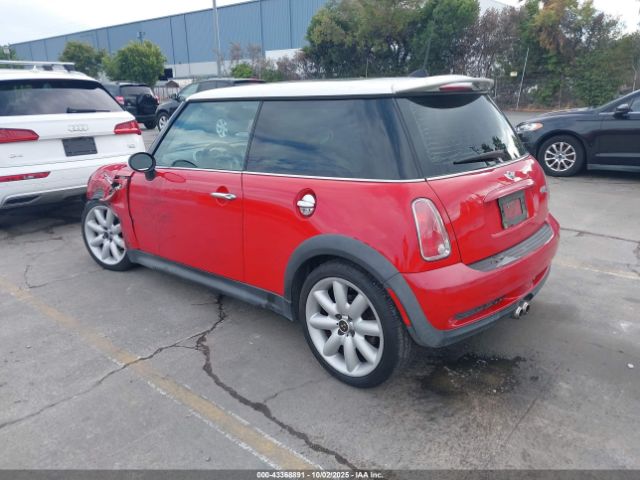 2006 MINI COOPER S WMWRE33566TJ38308 Photo 2