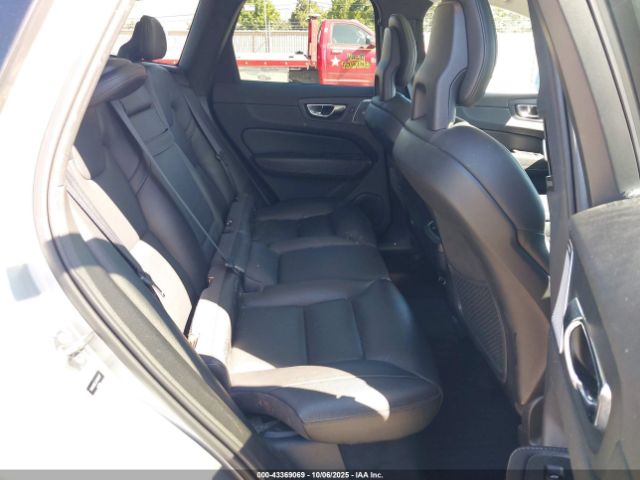 2018 VOLVO XC60 YV4A22RL2J1042427 Photo 7