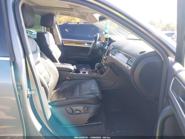 2011 VOLKSWAGEN TOUAREG WVGFF9BP8BD003162 Photo 4