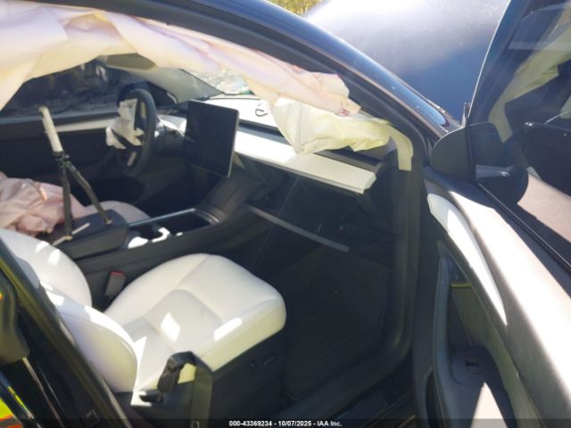 2023 TESLA MODEL Y 7SAYGAEE1PF911557 Photo 4