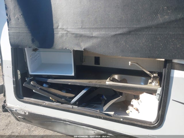 Rockwood Mini Light Travel Trailer 2022 4X4TRLB24ND450196 Image 15