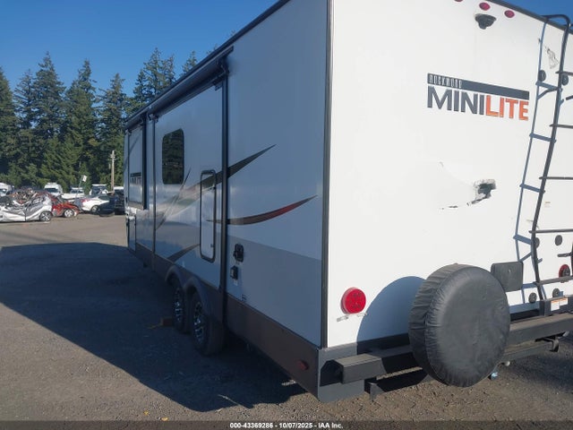 Rockwood Mini Light Travel Trailer 2022 4X4TRLB24ND450196 Image 3