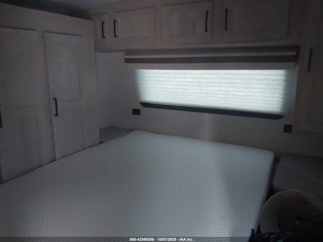 Rockwood Mini Light Travel Trailer 2022 4X4TRLB24ND450196 Image 5