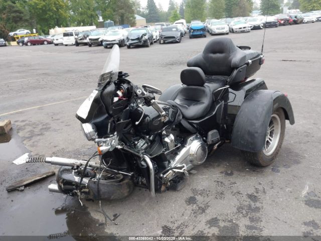 2018 HARLEY-DAVIDSON FLHTCUTG 1HD1MAD18JB855549 Photo 1