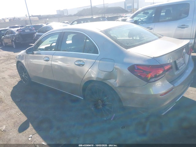 Mercedes-Benz m260 2019 WDD3G4EB7KW020486 Image 15