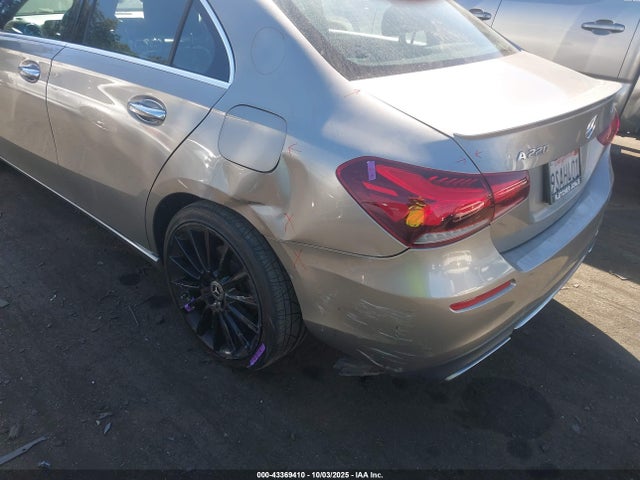 Mercedes-Benz m260 2019 WDD3G4EB7KW020486 Image 12