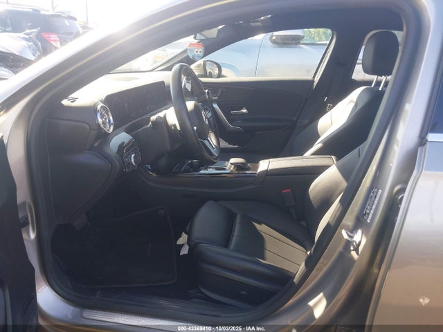 Mercedes-Benz m260 2019 WDD3G4EB7KW020486 Image 5