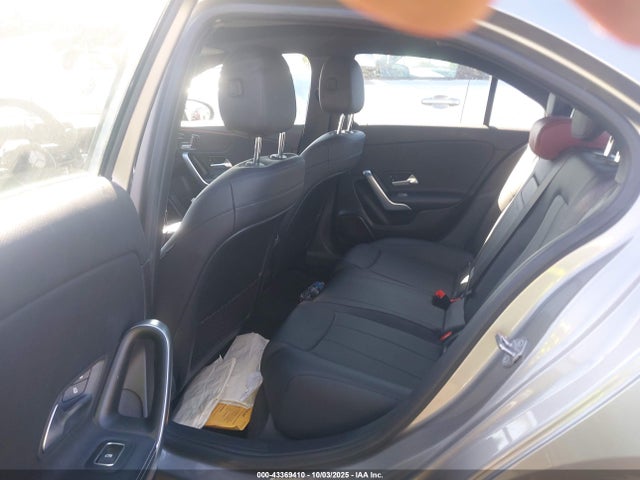 Mercedes-Benz m260 2019 WDD3G4EB7KW020486 Image 8