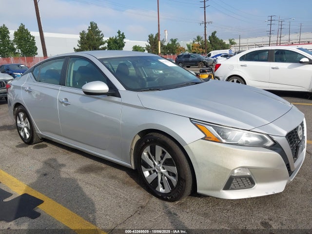 Nissan 2019 2019 1N4BL4BV2KC259242 Image 1