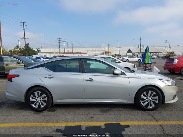 Nissan 2019 2019 1N4BL4BV2KC259242 Image 13