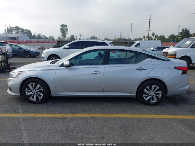 Nissan 2019 2019 1N4BL4BV2KC259242 Image 14