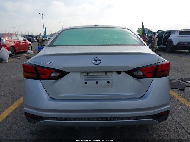 Nissan 2019 2019 1N4BL4BV2KC259242 Image 16