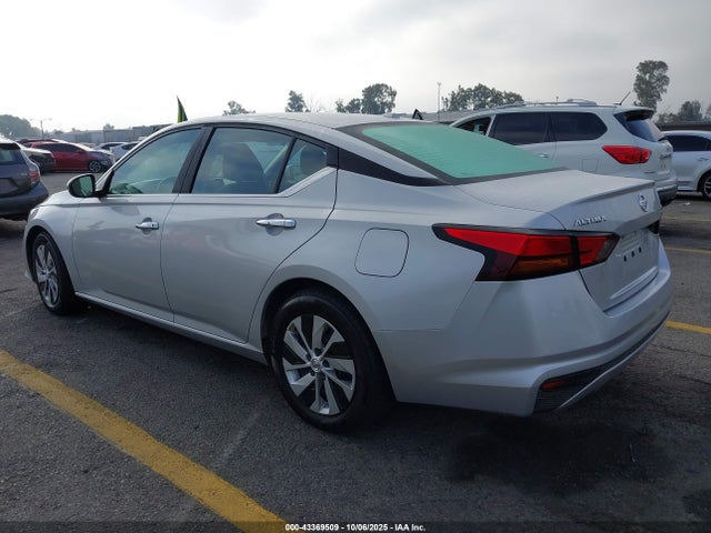 Nissan 2019 2019 1N4BL4BV2KC259242 Image 3