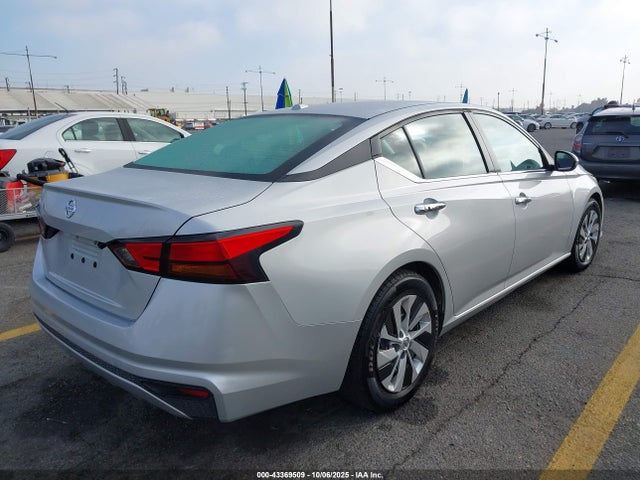 Nissan 2019 2019 1N4BL4BV2KC259242 Image 4
