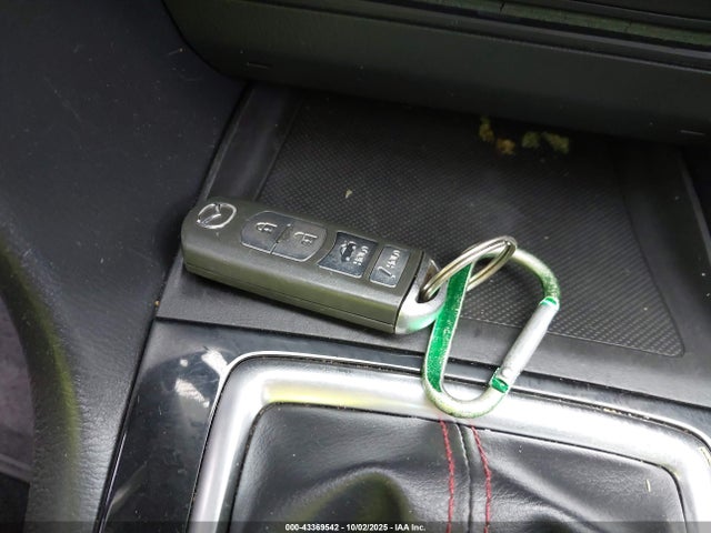 JM1BM1V35F1218668 Mazda py