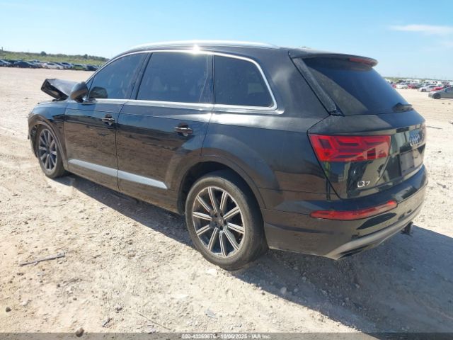 2017 AUDI Q7 WA1VAAF7XHD002348 Photo 2