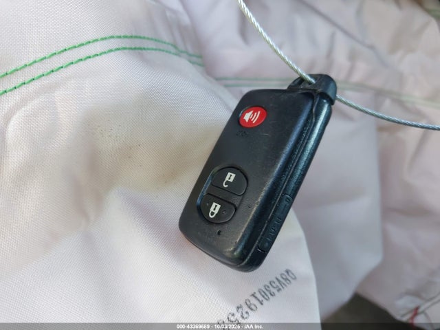 43369689 :رقم المزاد ، JTDKN3DU3D0345988 vin ، 2013 Toyota Prius Two مزاد بيع