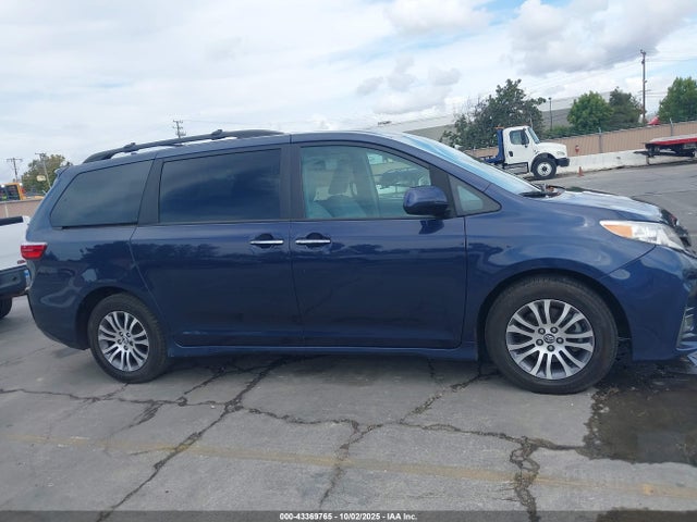 Toyota Sienna 2018 5TDYZ3DC8JS928331 Image 27