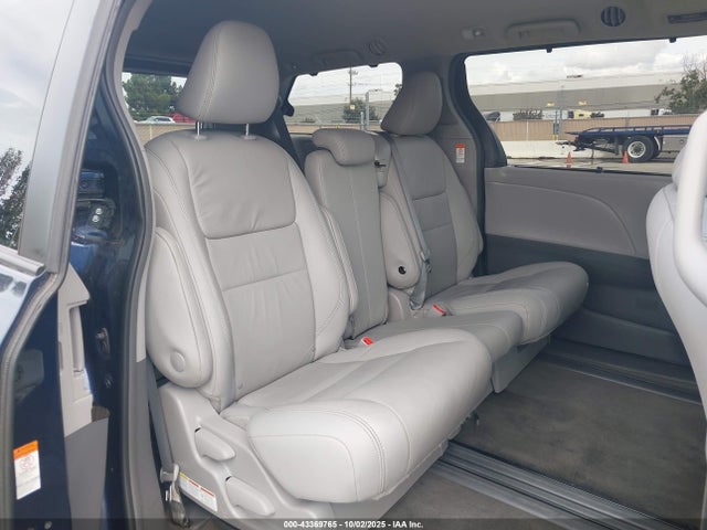Toyota Sienna 2018 5TDYZ3DC8JS928331 Image 22