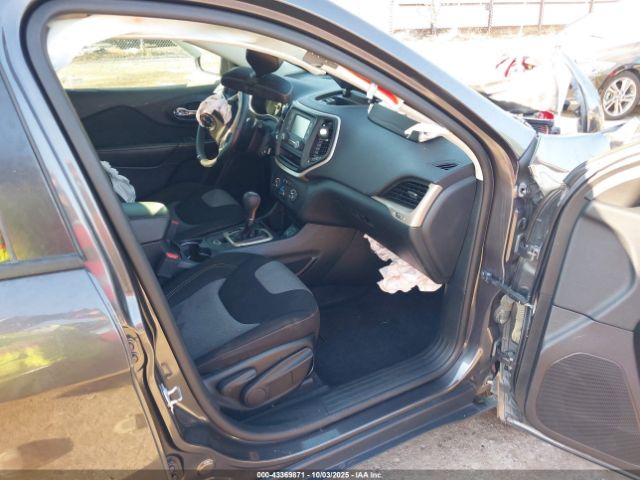 2016 JEEP CHEROKEE 1C4PJLAB0GW336400 Photo 4