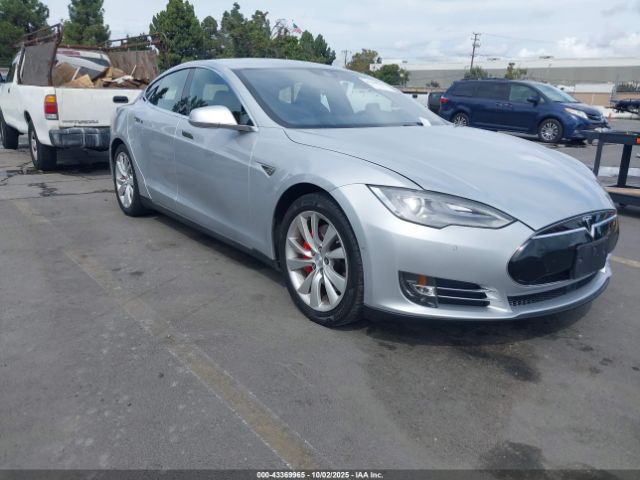 2016 TESLA MODEL S 5YJSA1E46GF136068 Photo 0