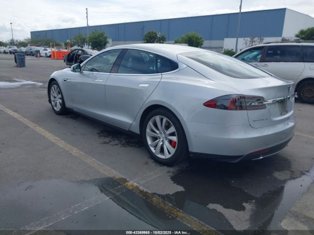 2016 TESLA MODEL S 5YJSA1E46GF136068 Photo 2